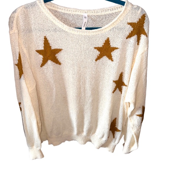 Wishlist Sweaters - Wishlist M/L hacci loose knit  crewneck sweater. Ivory with mustard brown stars.